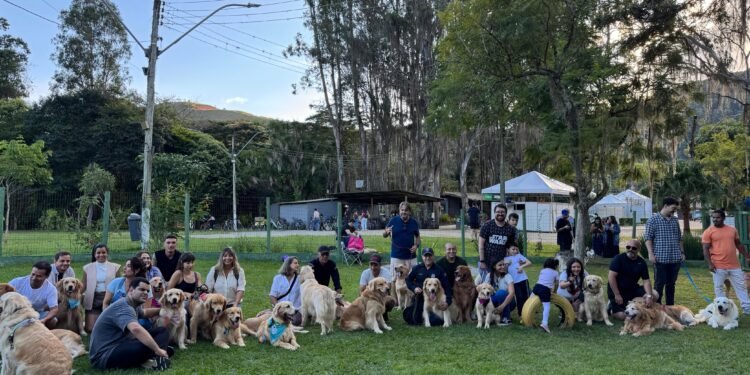 “Cãominhada” Leva tutores e animais de estimação para Trilhas No Vale da Lua, Em Petrópolis
