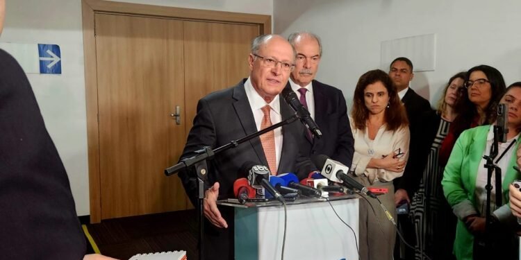 Alckmin diz que ‘boa química’ entre Trump e lula vai ajudar na solução do tarifaço