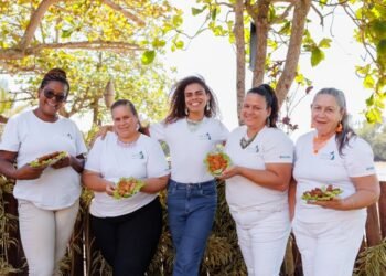 Mulheres conquistaram espaço de destaque em cooperativa de pesca