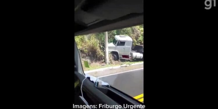 Moradores de Nova Friburgo cobram retorno de radar após acidente na RJ-116 Moradores de Nova Friburgo cobram retorno de radar após acidente na RJ-116