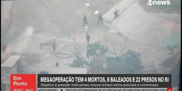 crimes fogem em fila indiana da Vila Cruzeiro