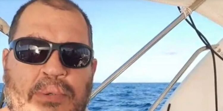 Cineasta carioca detido por Israel em flotilha humanitária rumo a Gaza é deportado para a Jordânia: ‘Todos bem’ Cineasta carioca detido por Israel em flotilha humanitária rumo a Gaza é deportado para a Jordânia: ‘Todos bem’