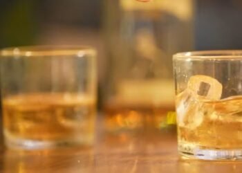 Sobe para 5 número de casos suspeitos de intoxicação por metanol no RJ