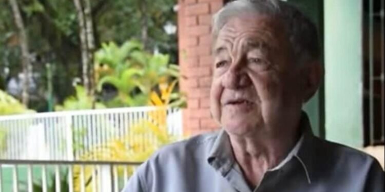 Áureo Ameno, ícone da rádio no Rio, morre aos 92 anos Áureo Ameno, ícone da rádio no Rio, morre aos 92 anos