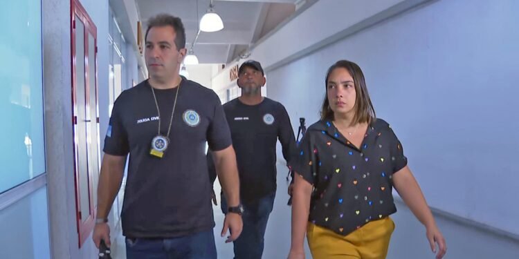 Enfermeira Indicada por Morte em Clínica de Estética é Presa Enfermeira Indicada por Morte em Clínica de Estética é Presa