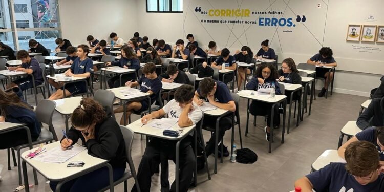 Na reta final do Enem, aulões reforçam confiança e equilíbrio entre corpo e mente