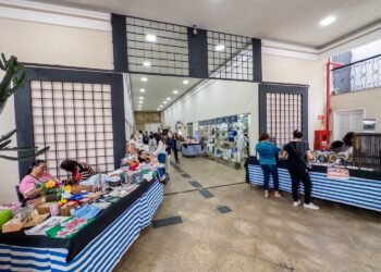 Dia Cultural Outubro Rosa une arte e prevenção na Praça das Artes em Macaé