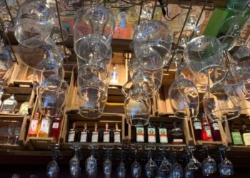 Suspeitas de intoxicação por metanol são investigadas em Cantagalo e Cabo Frio