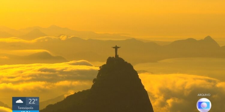 Cristo Redentor completa 94 anos e impulso turismo religioso no Rio