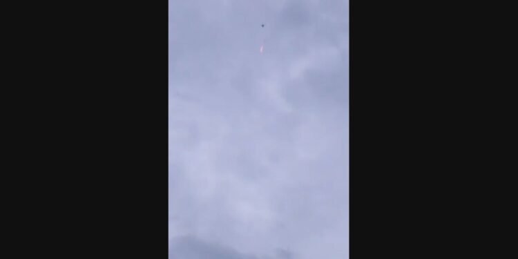 Em retaliação à ação policial, os criminosos lançaram bombas com drones no Complexo da Penha; VÍDEO Em retaliação à ação policial, os criminosos lançaram bombas com drones no Complexo da Penha; VÍDEO