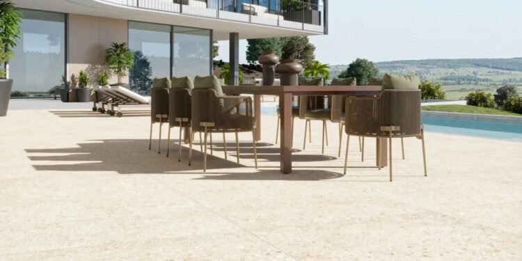 Como ter estilo e segurança em áreas externas com o porcelanato ideal