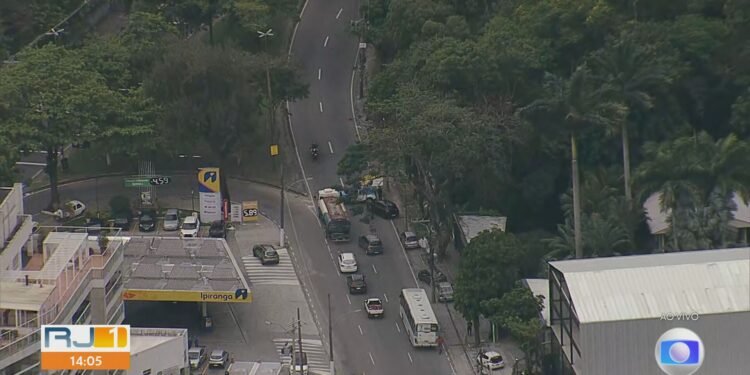 Megaoperação: Rio entra no Estágio 2 e prefeitura recomenda evitar deslocamentos em áreas afetadas Megaoperação: Rio entra no Estágio 2 e prefeitura recomenda evitar deslocamentos em áreas afetadas