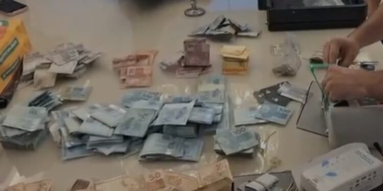 Polícia investiga se contraventor foragido planejava fugir do país