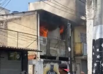 Homem tem 70% do corpo queimado em incêndio na Cidade de Deus