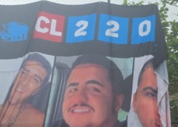 Polícia prende sete suspeitos de integrar milícia e apreende faixa com homenagem a ex-chefes em Guaratiba, RJ