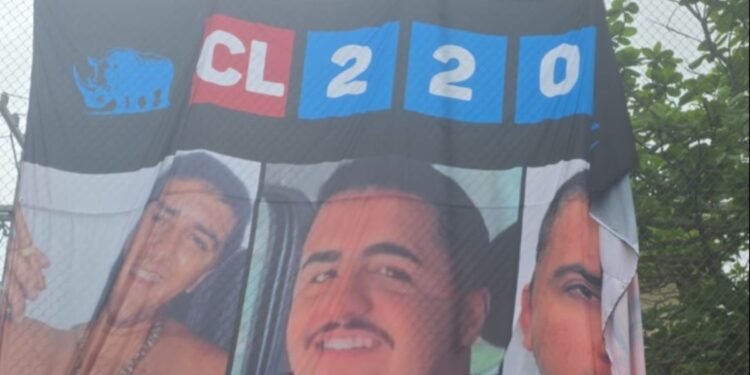 Polícia prende sete suspeitos de integrar milícia e apreende faixa com homenagem a ex-chefes em Guaratiba, RJ