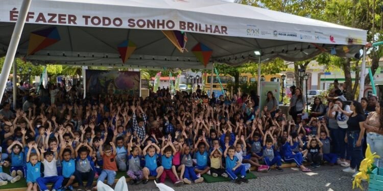 Festival Literário leva cultura e educação a Cachoeiras de Macacu