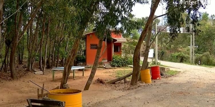 Morro do Itaoca recebe serviços de manutenção em Campos; moradores denunciam abandono