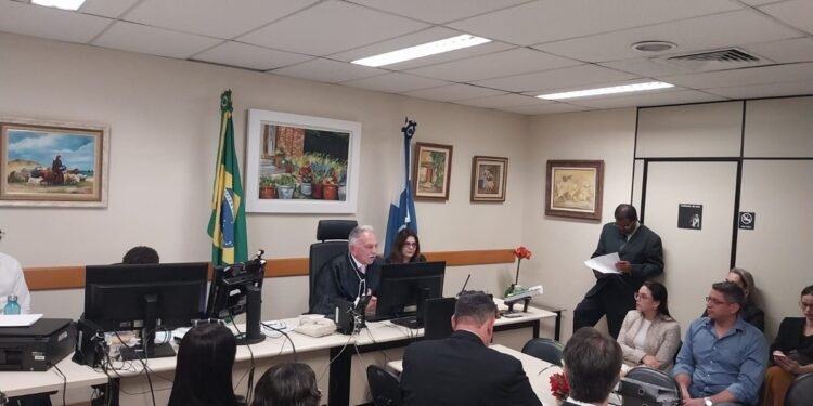 Justiça marca data para perícia em brinquedo onde jovem morreu no parque de Petrópolis