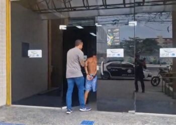 Suspeito de tráfico do RJ é preso enquanto aproveitava praia em Cabo Frio