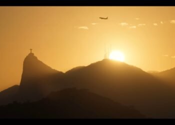 Com fim de semana de sol e calor acima dos 36°C, o Rio tem 19 praias liberadas para banho; Leblon está imprópria, diz Inea