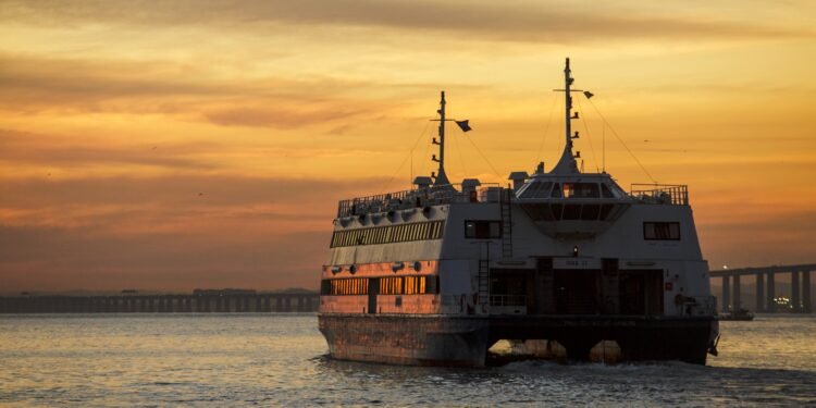 Barcas lança ‘tour’ pela Baía de Guanabara em comemoração aos 190 anos