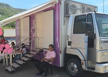 Caminhão da mamografia encerra campanha Outubro Rosa em Itaperuna