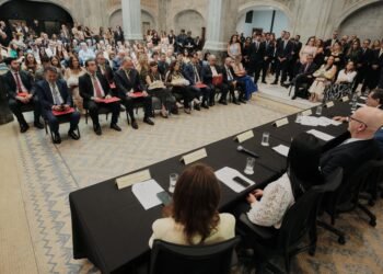 TRE-RJ homenageia 18 personalidades com a Medalha do Mérito Eleitoral; veja a lista