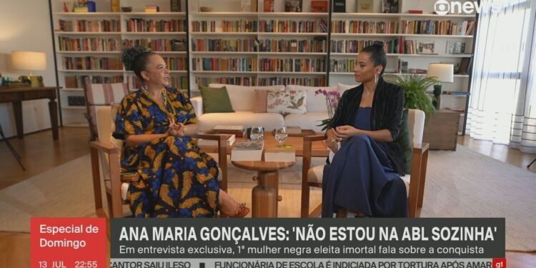 Ana Maria Gonçalves assume posse na ABL Ana Maria Gonçalves assume posse na ABL