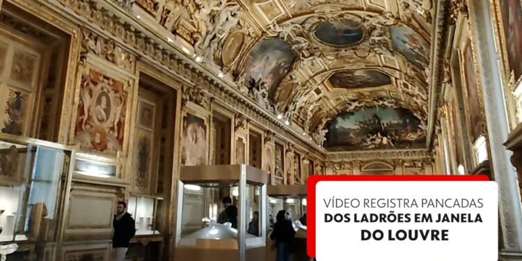 Após reabertura do Louvre, brasileira relata sala ainda fechada Após reabertura do Louvre, brasileira relata sala ainda fechada