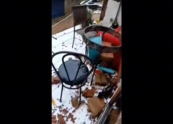 Vídeo: moradora relata desespero ao chegar em casa e ver estrago causado por temporal: ‘Foi um pesadelo’