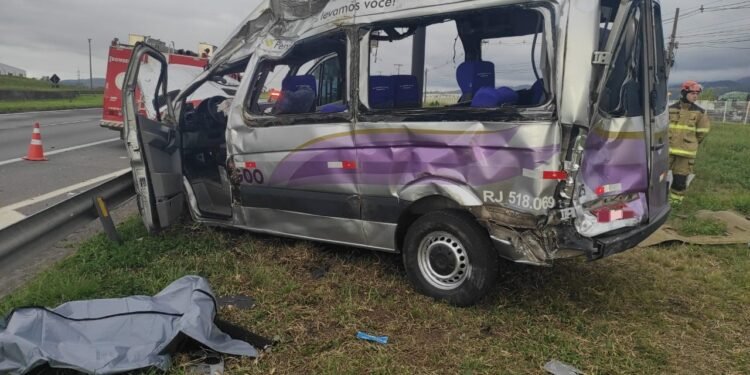 Motorista de caminhão preso após fuga do acidente que matou dois vai passar por audiência de custódia