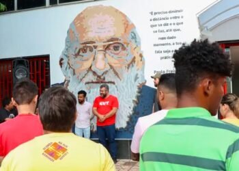 O método Paulo Freire alicia estudantes para a seita woke