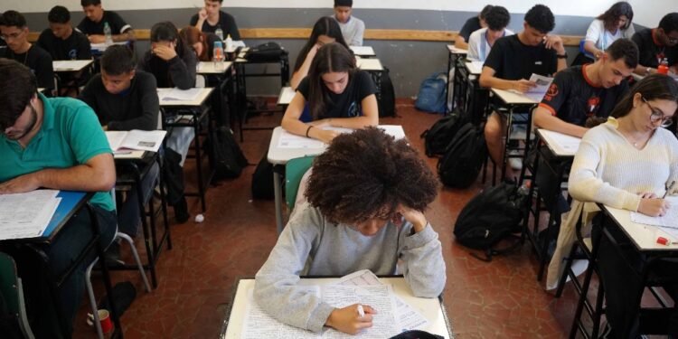 TJMG cede a sindicalismo e dificulta gestão privada em escolas TJMG cede a sindicalismo e dificulta gestão privada em escolas