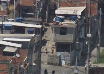 Domínio do tráfico, tiroteios constantes e ausência de serviços: como está o Complexo do Alemão 15 anos após a instalação da UPP