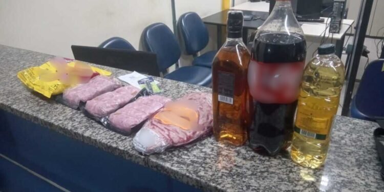 Suspeito tenta furtar supermercado, é contido por moradores e acaba preso em São Pedro da Aldeia