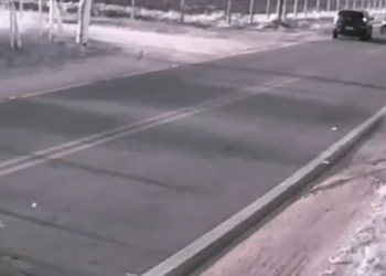 Imagens mostram carro em ultrapassagem irregular antes de colisão com moto em São Francisco de Itabapoana