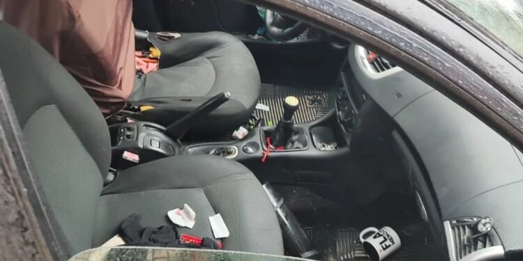 Flagrante no Braga: dois homens são detidos com objetos furtados de carro estacionado em Cabo Frio Flagrante no Braga: dois homens são detidos com objetos furtados de carro estacionado em Cabo Frio