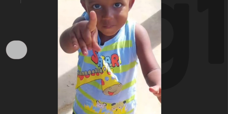 Menino de 2 anos morre afogado na piscina da casa dos avós na BA