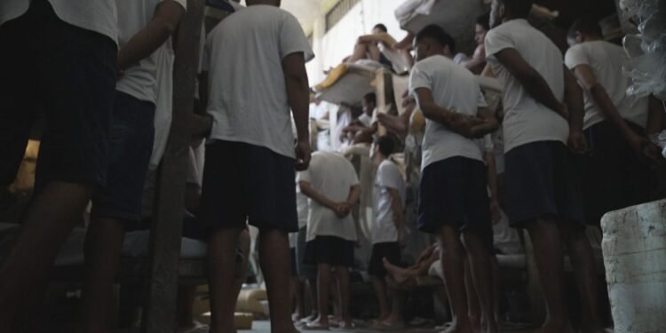 RJ precisa construir novos presídios por determinação da Justiça, mas cidades se opõem à instalação