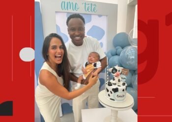 Carol Peixinho se emociona com desenvolvimento de Bento aos dois meses