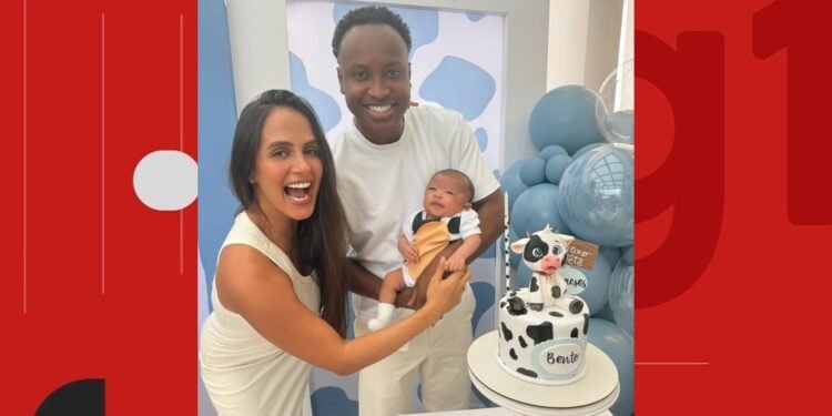 Carol Peixinho se emociona com desenvolvimento de Bento aos dois meses