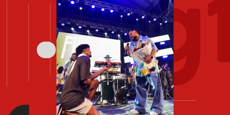 Vocalista da banda Filhos de Jorge é pedido de casamento durante show em Salvador: ‘Quero envelhecer com você’