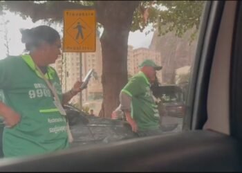 Paes sanciona lei que prevê estacionamento rotativo digital para combater flanelinhas ilegais