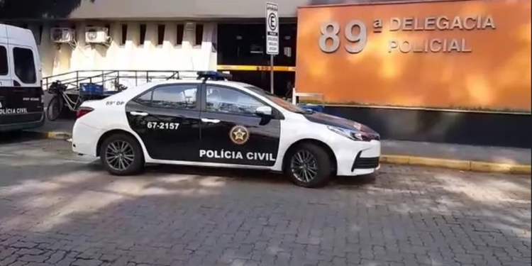 Homem é preso por suspeita de matar namorada nas fachadas em Resende