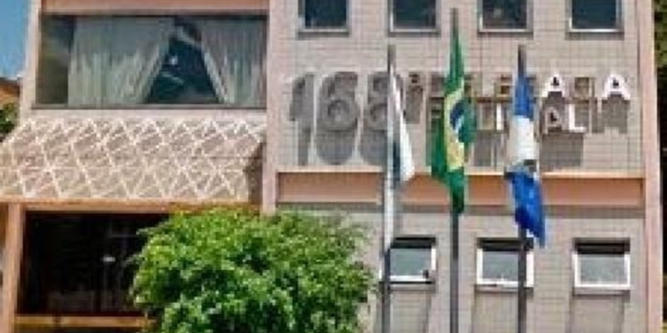 Homem é preso por embriaguez ao volante após bater em carro estacionado em Rio Claro Homem é preso por embriaguez ao volante após bater em carro estacionado em Rio Claro