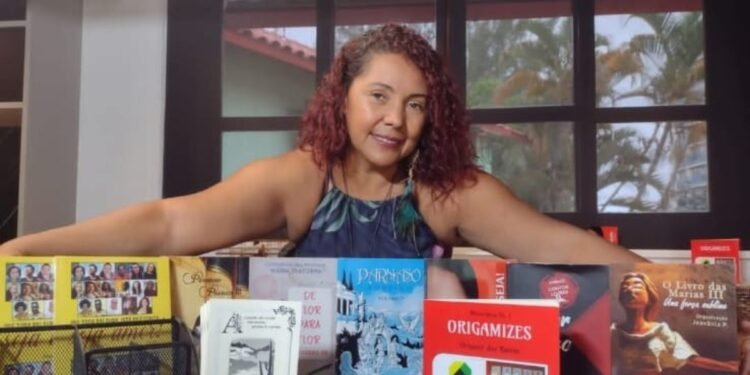 Passageira é baleada após mototaxista furar bloqueio policial no Engenho de Dentro Passageira é baleada após mototaxista furar bloqueio policial no Engenho de Dentro