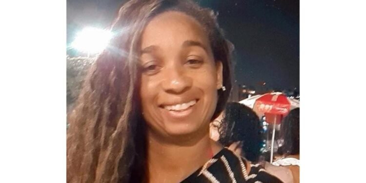 Mulher é morta a facadas dentro de casa em Nova Friburgo Mulher é morta a facadas dentro de casa em Nova Friburgo