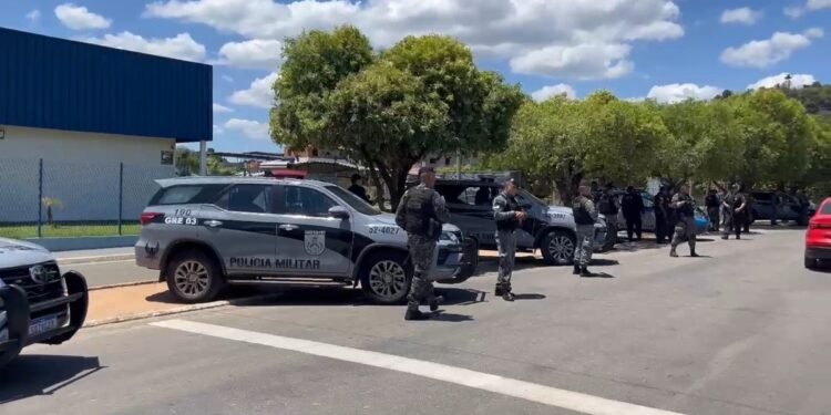 PM faz operação contra o crime organizado em Santo Antônio de Pádua