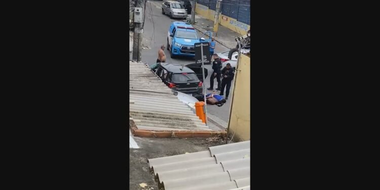 Polícia prende suspeitos de manter motorista refém após roubo de carro em Quintino
